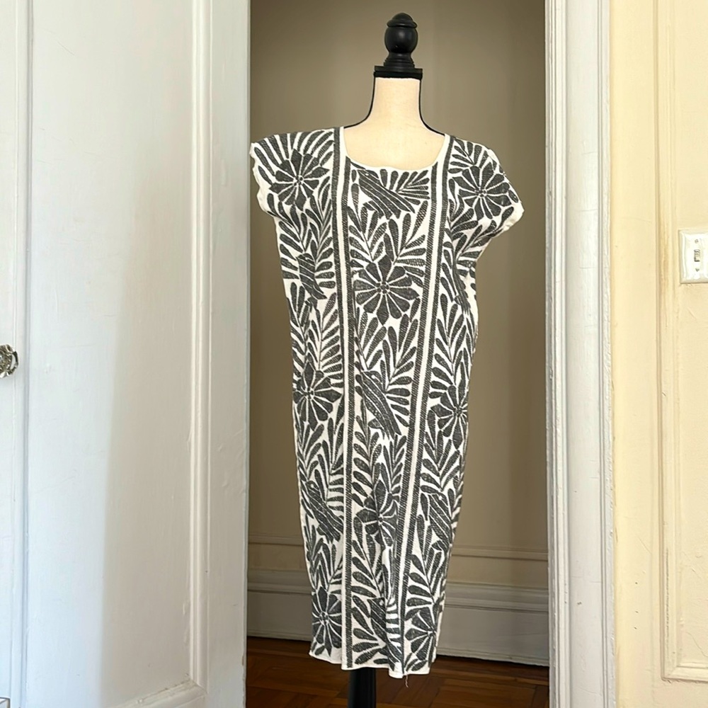 Mexican cotton dress with gray embroidery birds and leaves